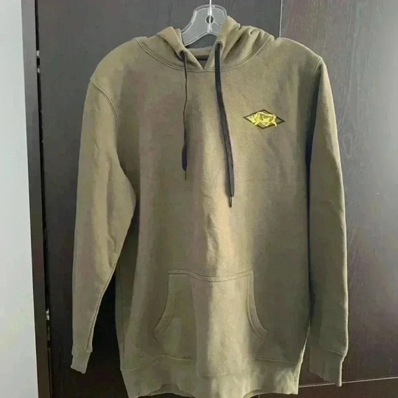 Ecko unlimited hoodie. It says large but more like a medium. Fall  season start - Picture 7 of 7